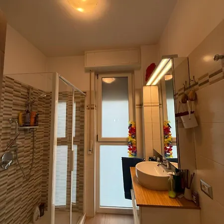 Stanza In Luminoso E Silenzioso Séjour chez l'habitant Milan