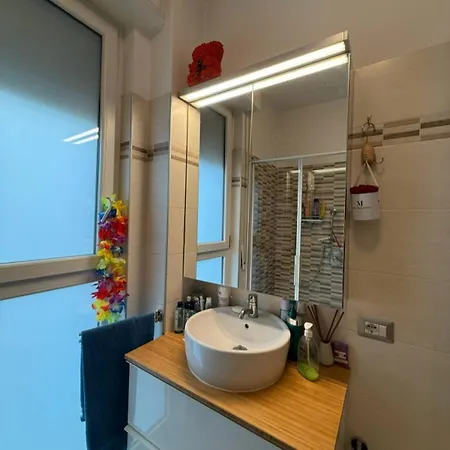 Stanza In Luminoso E Silenzioso Séjour chez l'habitant
